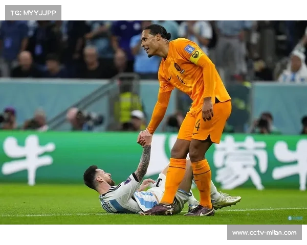 戴维罚丢点球后独自加练，麦肯尼场边拥抱鼓励